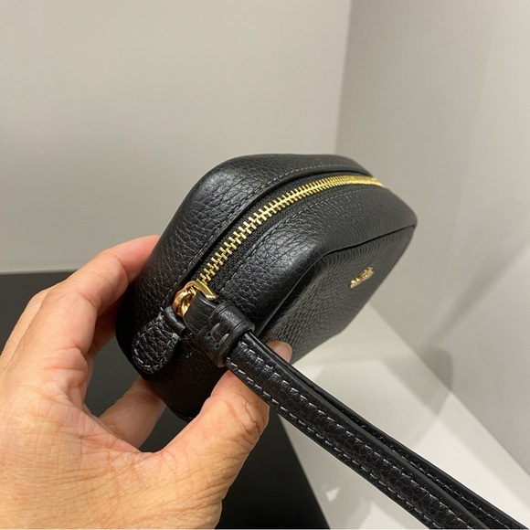 Coach Pouch Wristlet In Black CW906 - Picture 2 of 8